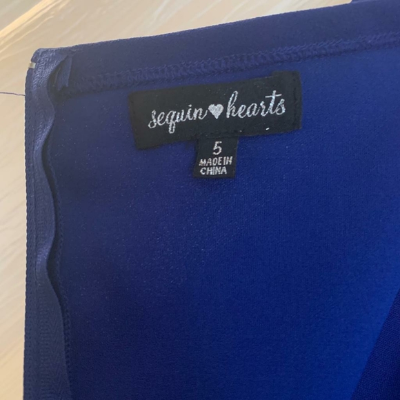 Royal Blue Off-Shoulder Short Sleeve Padded Front Cut-Out Form Fitting Dress - Picture 5 of 6